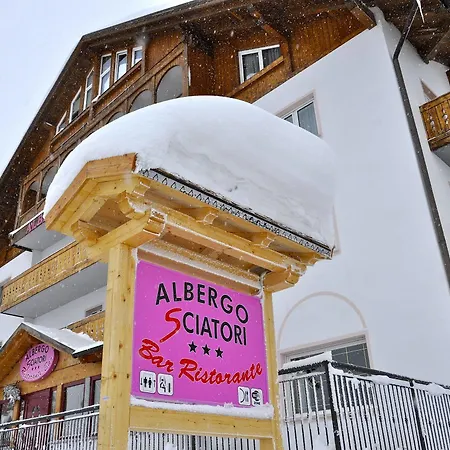 Sciatori Hotel Passo del Tonale